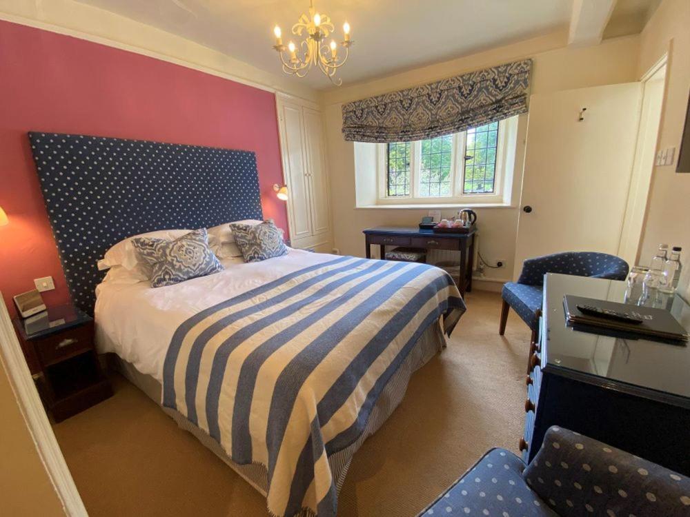 The Bear Of Rodborough Hotel Stroud  Extérieur photo