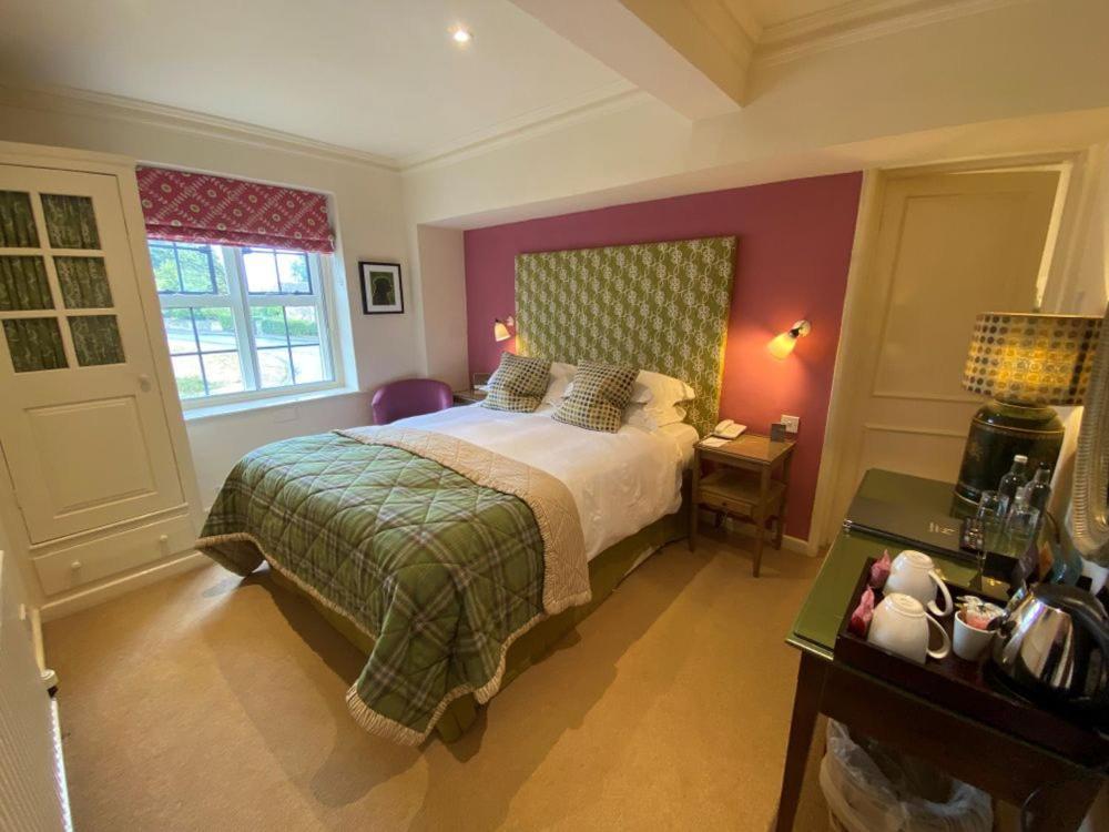 The Bear Of Rodborough Hotel Stroud  Extérieur photo